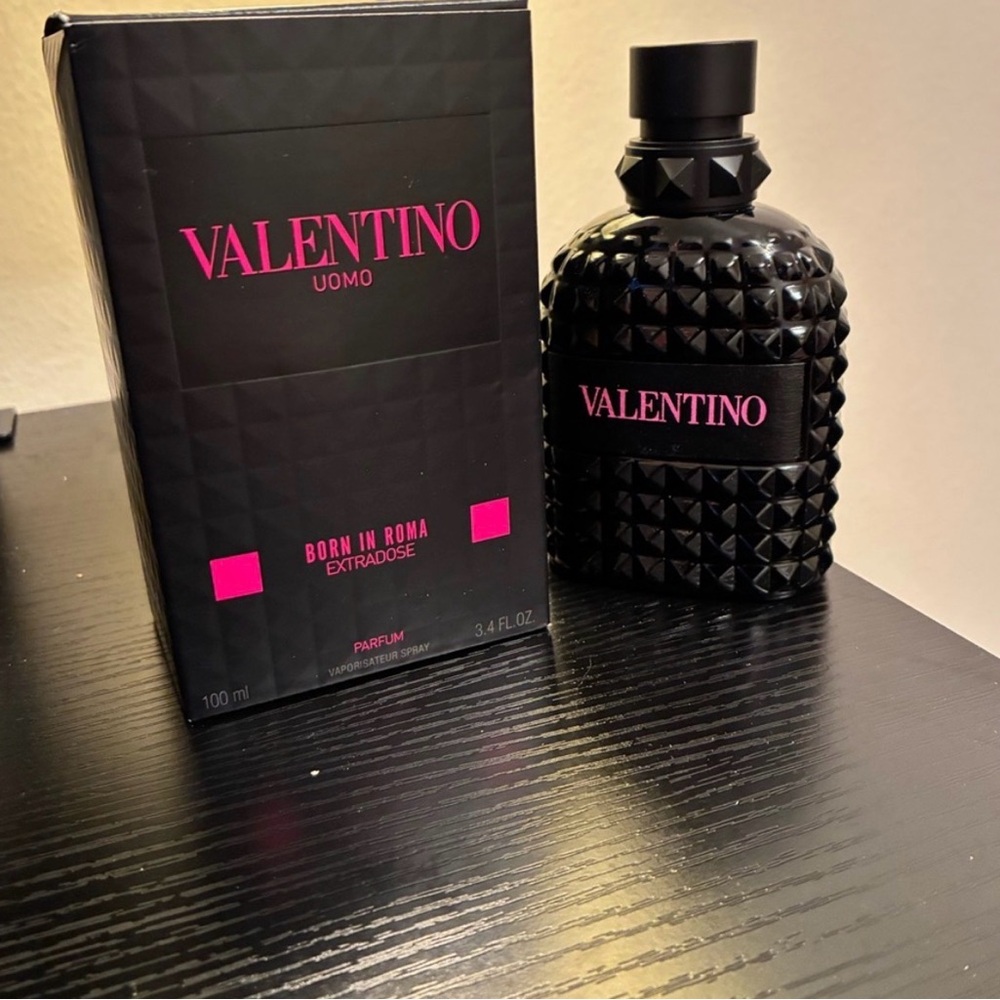 Valentino Uomo Born in Roma Extrême - Black and Pink Bottle